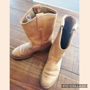 Red Wing Boots pull on